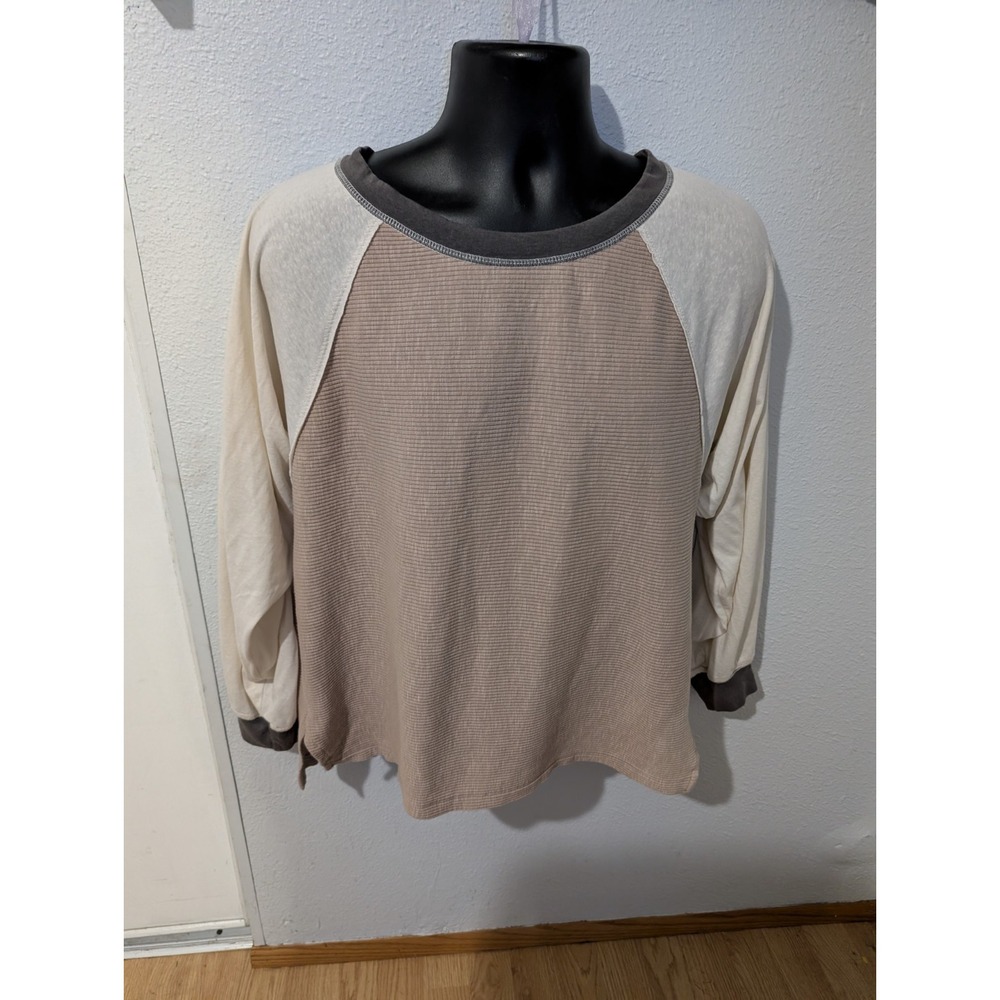 Wishlist Boutique Waffle Knit Raglan Top M/L Taupe Cream Casual